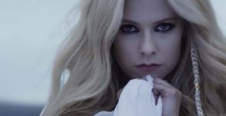 avril-lavigne-head-above-water-18-1