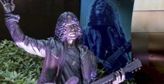 Estatua de Chris Cornell