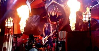 iron-maiden-run-to-the-hills-live-legacy-of-the-beast-tour-18