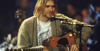 Kurt Cobain en el MTV Unplugged de Nirvana en 1993