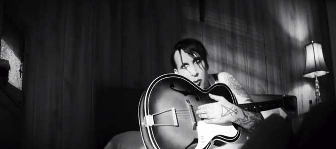 Marilyn Manson – God’s Gonna Cut You Down