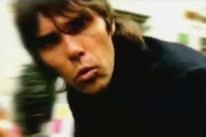 Ian Brown | Imagen: Video Musical de F.E.A.R. de Ian Brown/youtube.com/IanBrownVEVO