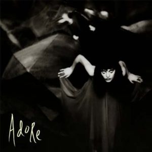 Portada del álbum estudio Adore de la banda estadounidense The Smashing Pumpkins del año 1998