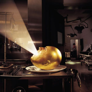 Portada de De-Loused in the Comatorium de The Mars Volta (2003)