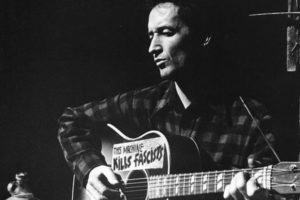 Woody Guthrie cantante