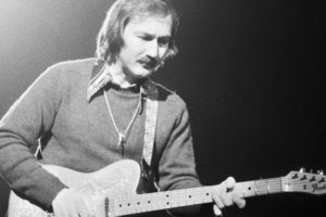 James Burton | Imagen: Gijsbert Hanekroot/Redferns