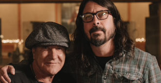 Brian Johnson Meets Dave Grohl, | Imagen: sky.com