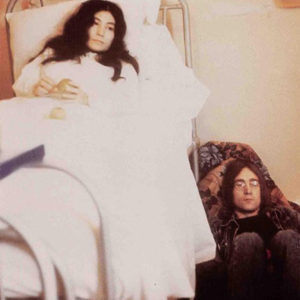 Unfinished Music No. 2 : Life with the Lions album John Lennon y Yoko Ono