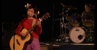 Never Grow Old video musical de The Cranberries
