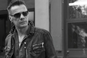 Larry Mullen Jr.-baterista-U2