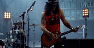 Slash ft. Myles Kennedy and The Conspirators-video musical-The River Is Rising-4