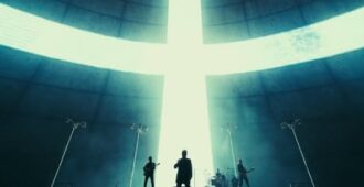Imagen del video musical de Atomic City sencillo de la banda irlandesa U2 del año 2023