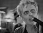 Imagen del video musical The American Dream is Killing Me canción de la banda estadounidense Green Day que es parte de su álbum de estudio Saviors del año 2023