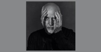 Portada del álbum de estudio I/O del músico inglés Peter Gabriel del año 2023