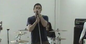 Imagen del video musical de la canción Nothing to Do de la banda estadounidense Kings of Leon del año 2024