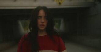 Imagen del video musical de la canción Chihiro de la artista estadounidense Billie Eilish de su álbum de estudio Hit Me Hard and Soft del año 2024