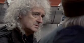 Imagen del programa documental Brian May: The Badgers, The Farmers and Me del año 2024 del músico inglés Brian May de la banda Queen