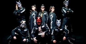 Imagen del video musical de la canción Song 3 de la banda japonesa Babymetal con la banda rusa Slaughter to Prevail de su álbum de estudio Metal Forth del año 2025