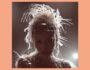 Portada del álbum de estudio Something Beautiful de la artista estadounidense Miley Cyrus del año 2025