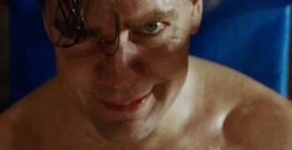 Imagen del video musical de la canción Enough Is Enough de la banda sueca The Hives de su álbum de estudio The Hives Forever Forever The Hives del año 2025