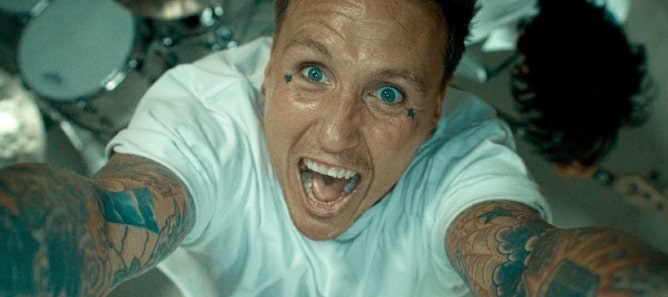 Papa Roach ft. Toby Morse – Braindead