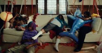 Imagen del video musical de la canción y sencillo Bender de la banda estadounidense The Paradox del año 2025