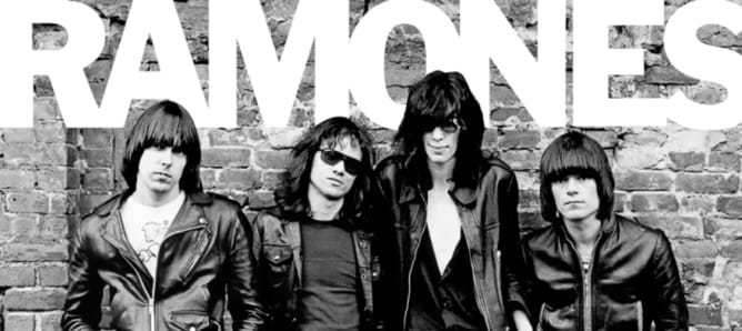 Parte de portada del homónimo álbum debut de estudio de la banda estadounidense Ramones del año 1976