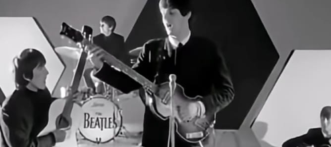 La banda musical inglesa The Beatles en el programa británico Top of the Pops (1964)